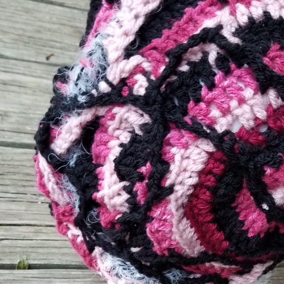 Rose Abstract Crochet Hat Shabby Chic Handmade - Picture 4 of 5